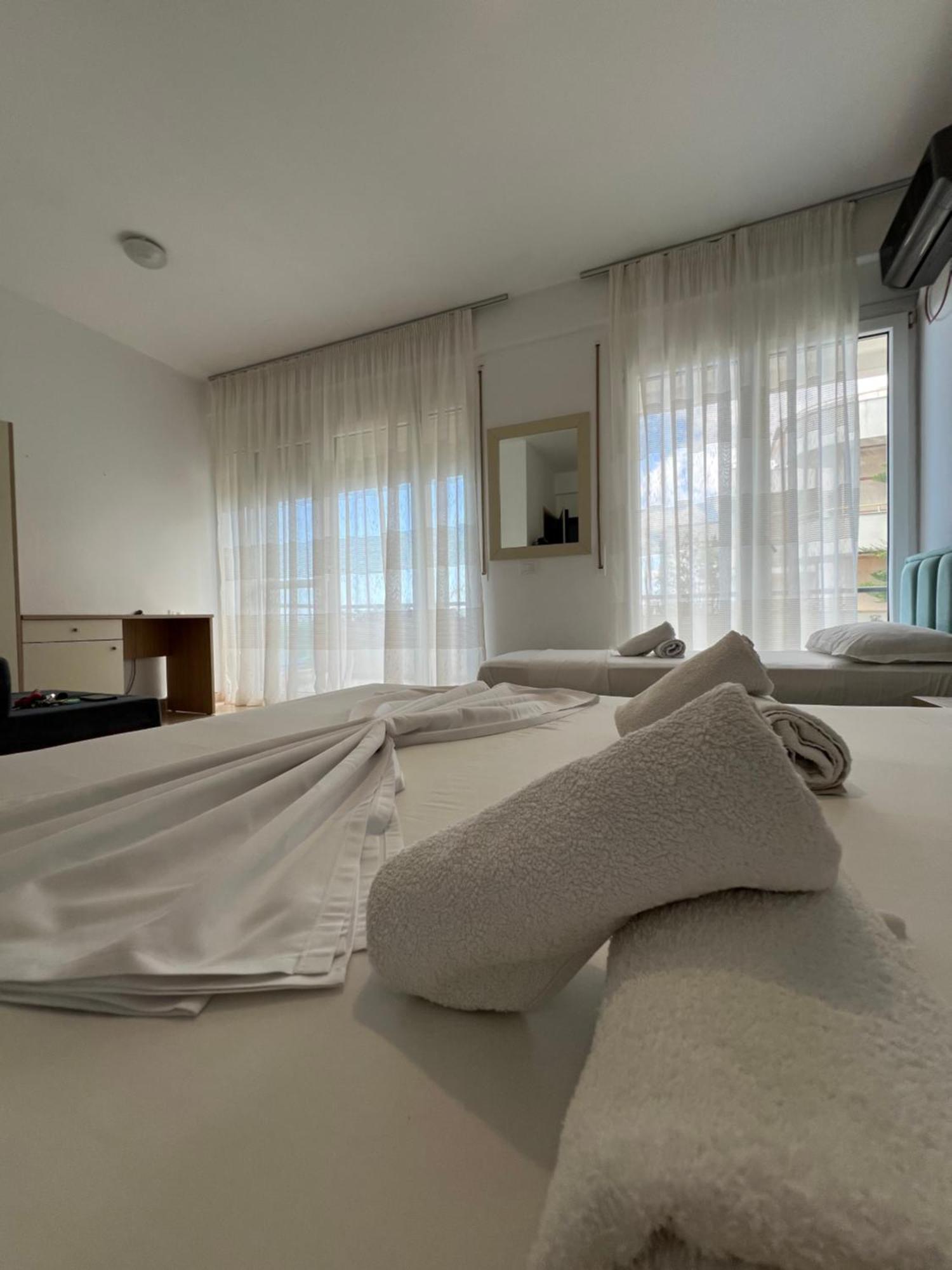 The Blue Horizon Hotel Radhime Ngoại thất bức ảnh